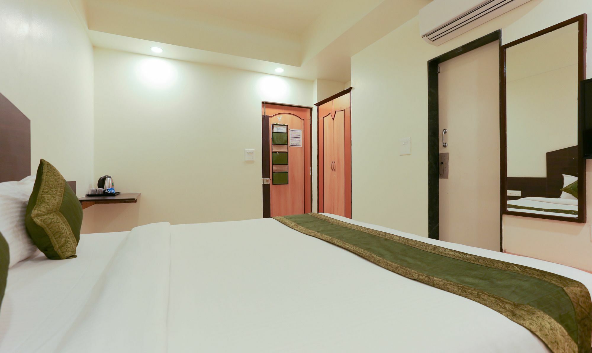 Itsy Hotels Hill View Ex Pune Exterior foto